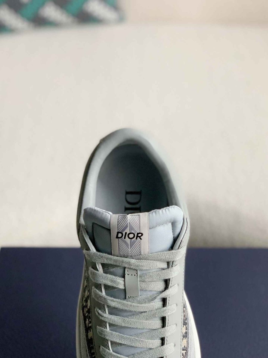 Dior B33 Low-Top Sneakers in Grey and Black Dior Oblique Canvas - Image 7
