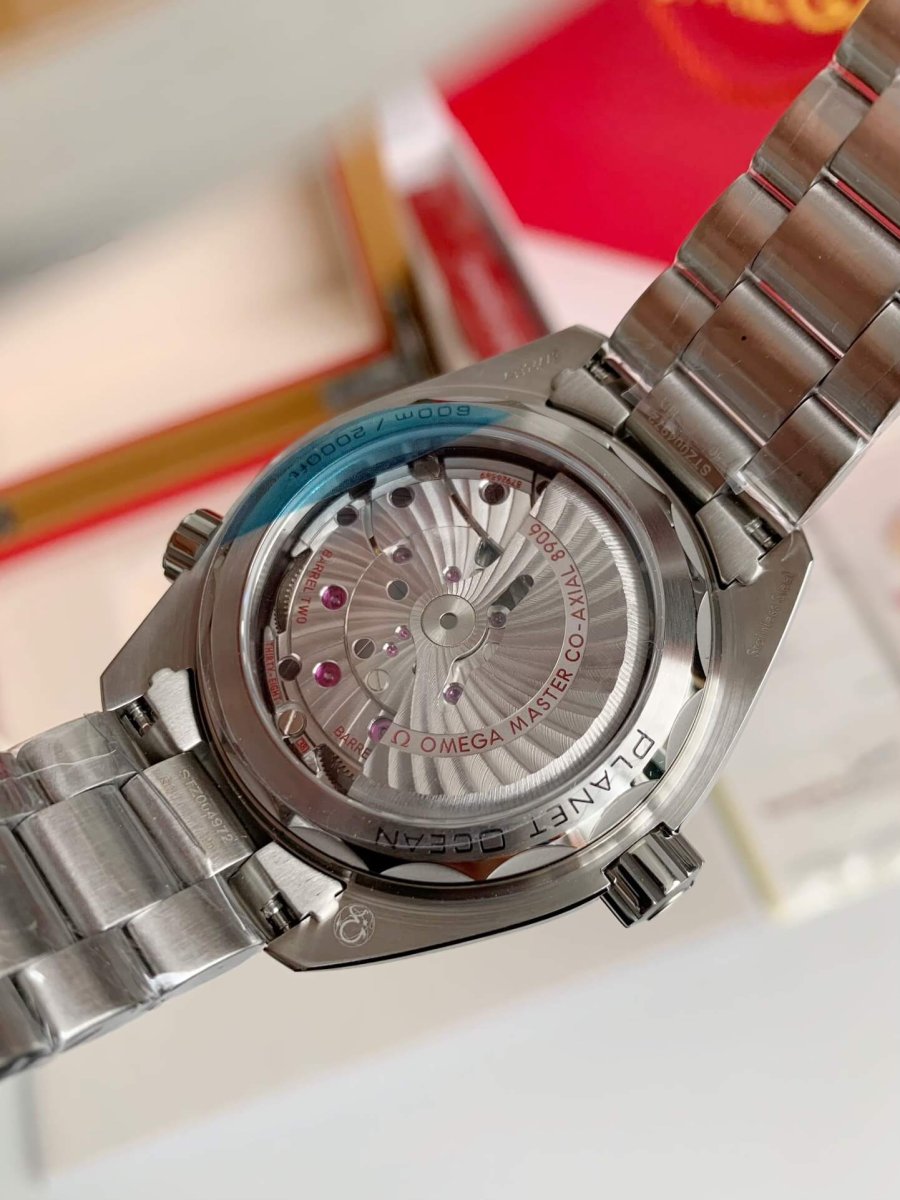 Omega Seamaster Planet Ocean 600M Co-Axial Master Chronometer GMT 43.5mm Ref. 215.30.44.22.01.001 – "Cookies and Cream" - Image 5